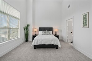 3 bedrooms, iron/ironing board, Internet