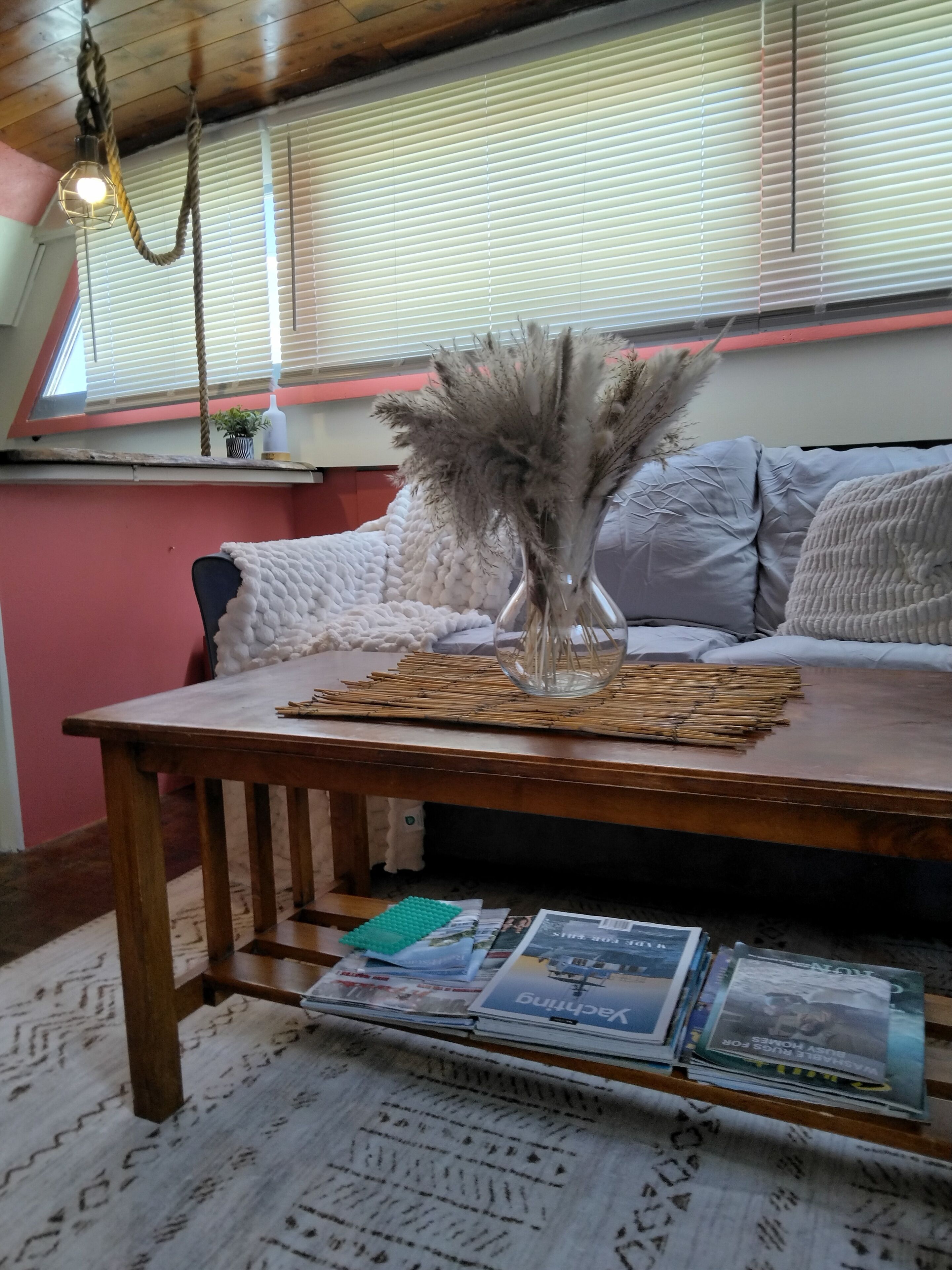 Smart-TV, DVD-Player, Bücher