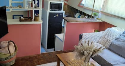 Authentic 40' Hatteras Yacht
Budget Keys Living & Ocean Views