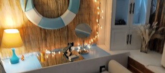 Authentic 40' Hatteras Yacht
Budget Keys Living & Ocean Views