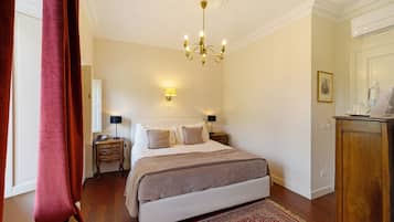 1 Schlafzimmer, BĂŒgeleisen/BĂŒgelbrett, WLAN, BettwĂ€sche