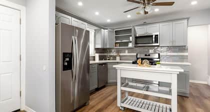Spacious 2BR/2BA Elmont Apt – Private Entry