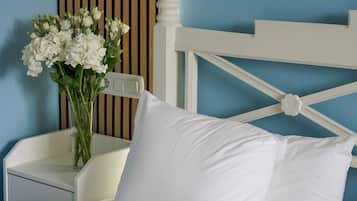 Superior tweepersoonskamer | Een kluis op de kamer, een bureau, verduisterende gordijnen