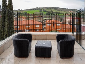 Terrace/patio - NUEVO HOTEL PARQUE CABAÑEROS (Horcajo de los Montes)