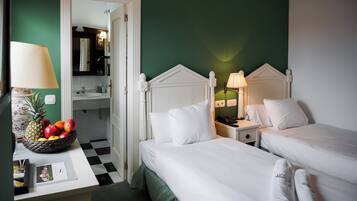 Standard Double or Twin Room | In-room safe, desk, blackout drapes, iron/ironing board