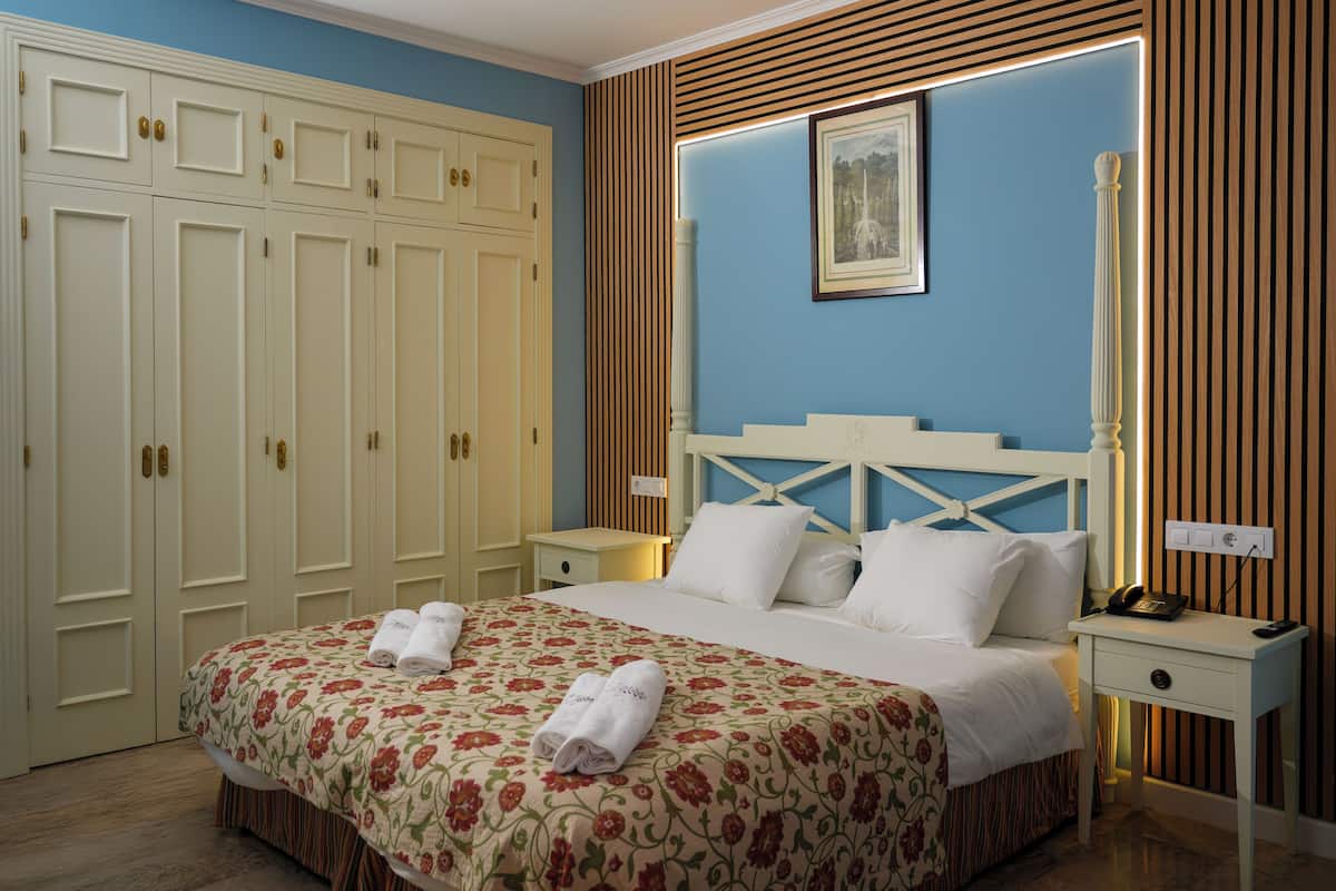 Coffres-forts dans les chambres, bureau, rideaux occultants