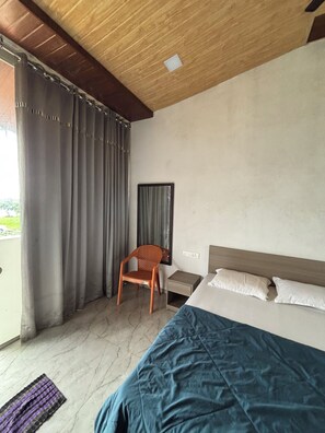 Chambre Double, patio, vue piscine