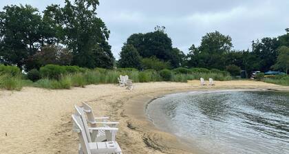 Beautiful 2-bedroom water view house in Annapolis