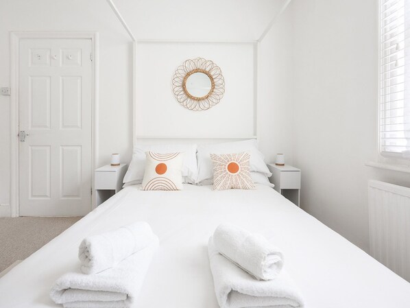2 habitaciones, tabla de planchar con plancha y wifi gratis 