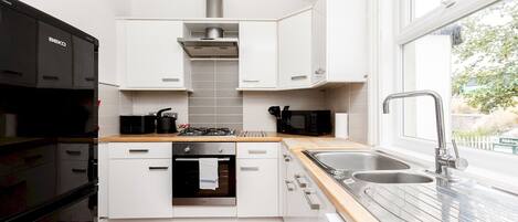 Kühlschrank, Mikrowelle, Ofen, Toaster