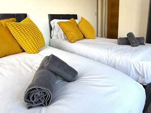 3 bedrooms, iron/ironing board, free WiFi, bed sheets