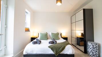 3 bedrooms, iron/ironing board, free WiFi, bed sheets