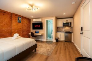 Schreibtisch, Bügeleisen/Bügelbrett, WLAN, Bettwäsche