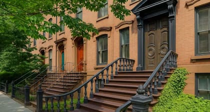 Prime Yale Studio Steps to Sallys Apizza