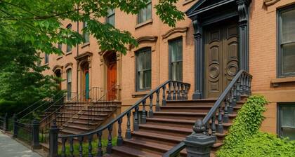 Bright Downtown Room near Yale & East Rock!