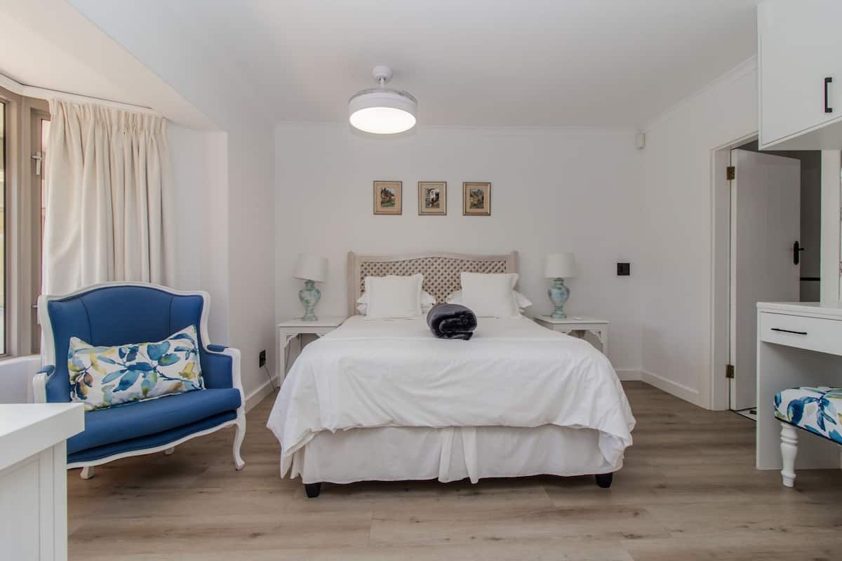 Quarto casal luxo, vista para a montanha, no piso térreo | Cofres nos quartos, Wi-Fi de cortesia