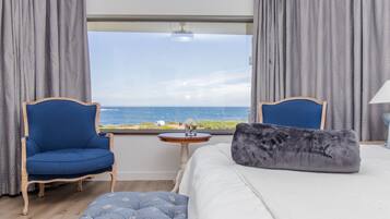 Kahden hengen executive-huone, merinäköala, pohjakerroksessa | Tallelokero huoneessa, ilmainen Wi-Fi