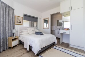 Deluxe Double Room, Sea View, Ground Floor | In-room safe, free WiFi - Sandbaai Country House (Sandbaai)