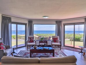 Living area - Sandbaai Country House (Sandbaai)