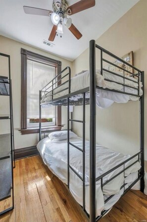 3 Schlafzimmer, Bügeleisen/Bügelbrett, kostenloses WLAN, Bettwäsche