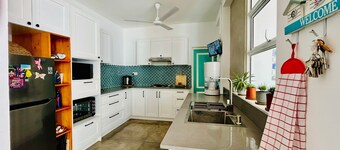 Villa 316, Beach‑Vibe Urban Villa – a Family Home just 20 Min to Colombo City