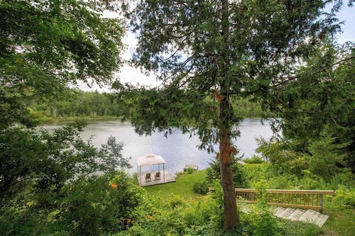 Four Mile Memories - Three Bedroom Cottage, Sleeps 6