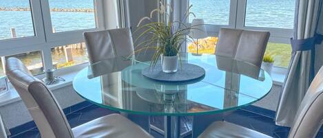 تناول الطعام