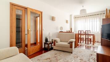 Fernseher, Stereoanlage