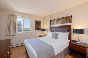 1 dormitorio, tabla de planchar con plancha, Internet y ropa de cama