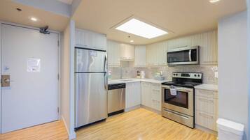 Microwave, oven, stovetop, dishwasher