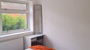 3 bedrooms, WiFi, bed sheets