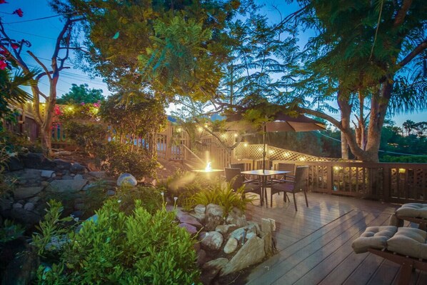 屋外ダイニングエリア