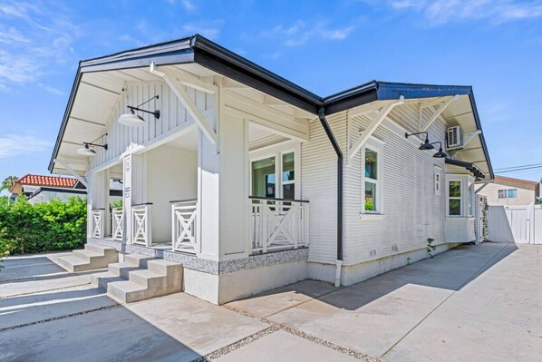 المنشأة من الخارج