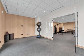 Fitness facility - Whispering Pines Retreat DT Getaway & Skyline Views (Calgary)