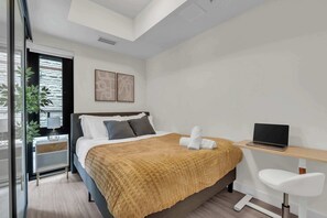 1 室のベッドルーム、デスク、アイロン / アイロン台、WiFi