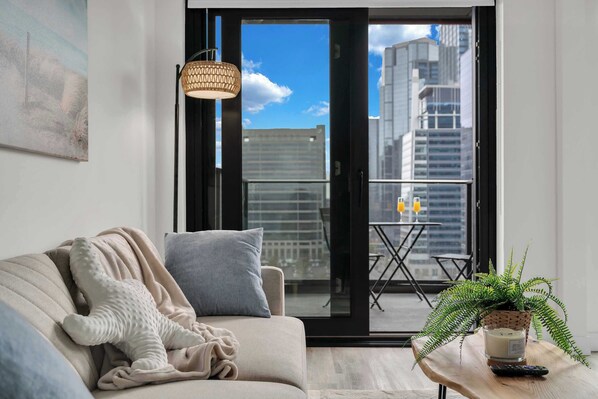 テレビ、書斎 / ワークスペース