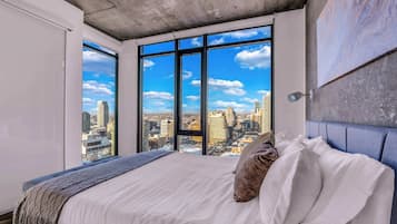 2 bedrooms, desk, iron/ironing board, WiFi