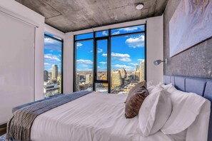 2 bedrooms, desk, iron/ironing board, WiFi