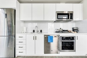 Microwave, oven, stovetop, dishwasher