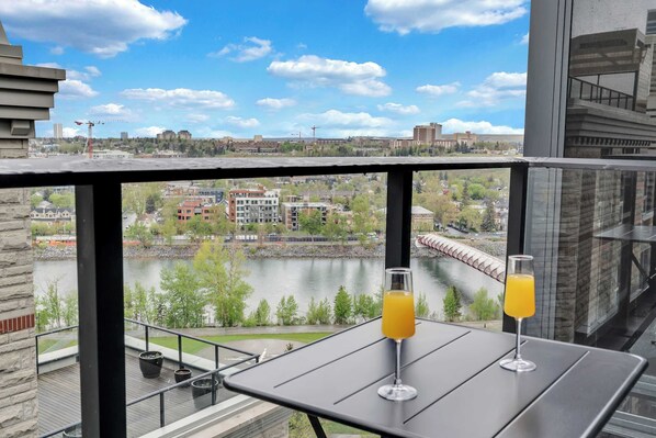 Outdoor dining - Coastal Winds DT Gym River Walk (Calgary)