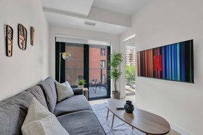 テレビ、書斎 / ワークスペース