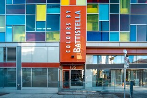 تفاصيل الفندق من الخارج