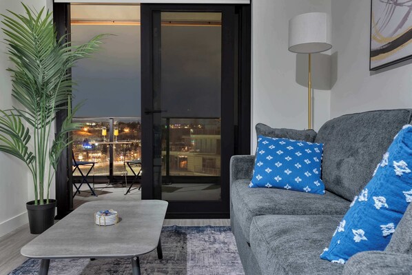 テレビ、書斎 / ワークスペース