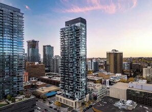 Exterior - Sunny Cozy Calgary Tower View (Calgary)