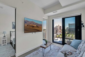 TV, offices - The Terra Flat DT Skyline Views (Calgary)