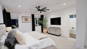 5 bedrooms, iron/ironing board, WiFi, bed sheets