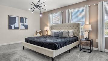 Family Villa | Laptop workspace, free WiFi, bed sheets