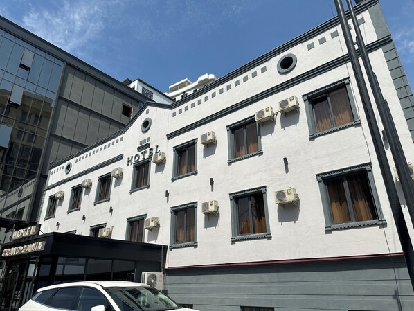 ด้านหน้าที่พัก