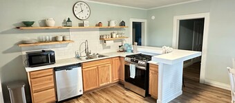 Enjoyable 3-bedroom house with AC in charming Van Buren