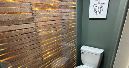 Enjoyable 3-bedroom house with AC in charming Van Buren